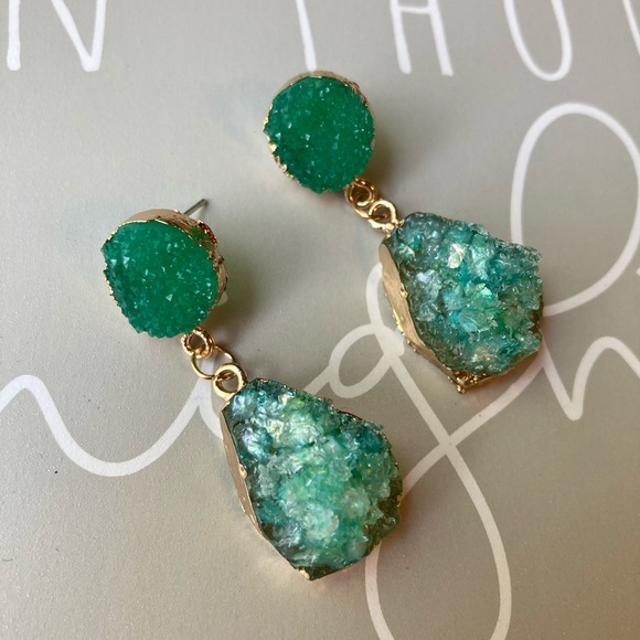 Green and Gold Irregular Cluster Resin Earrings - Picture 3 of 6